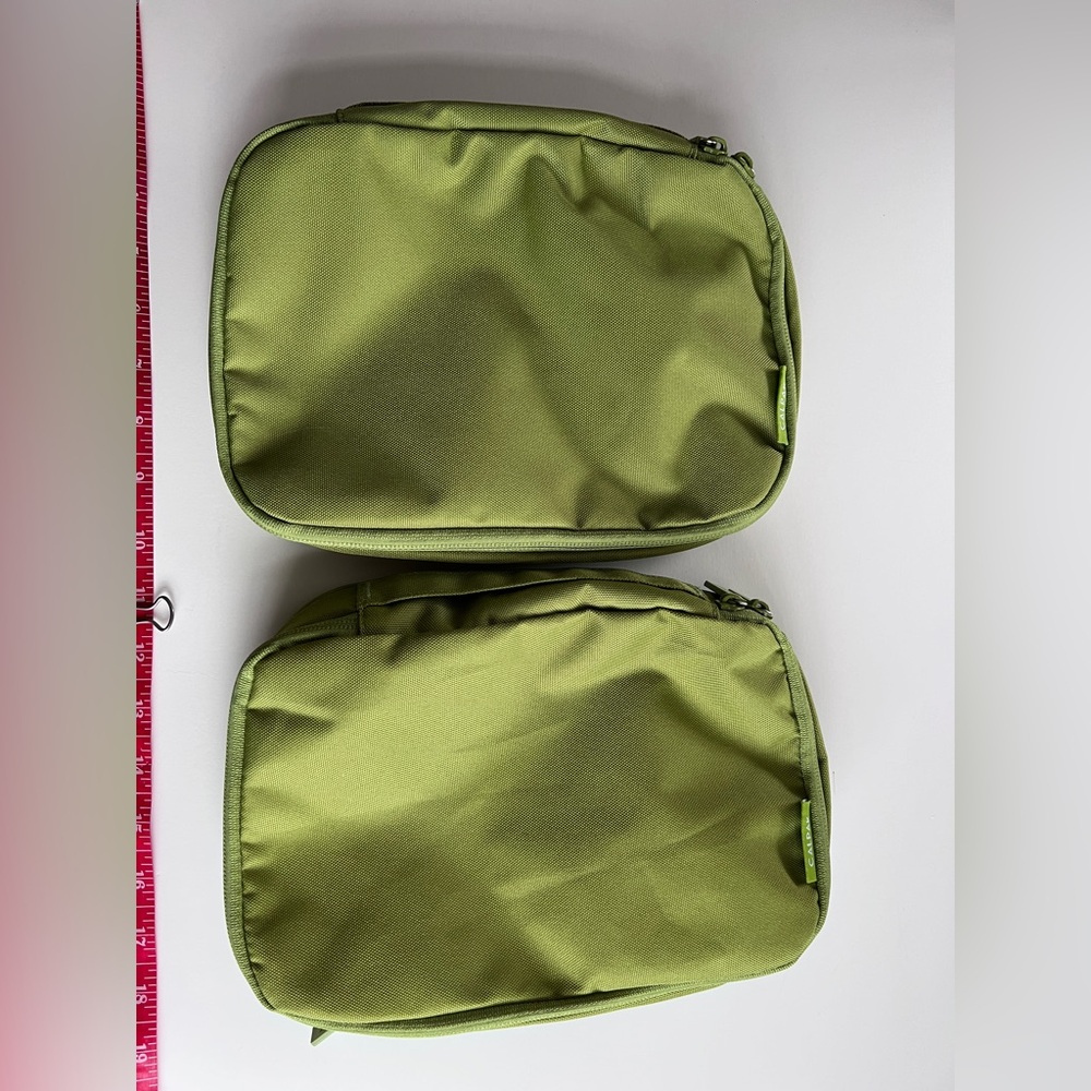 2 Calpak Small Compression Packing Cubes in Palm